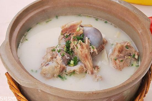 孕期喝骨頭湯補鈣嗎 孕期補鈣小妙招 孕期喝骨頭湯補鈣嗎 孕期補鈣小妙招