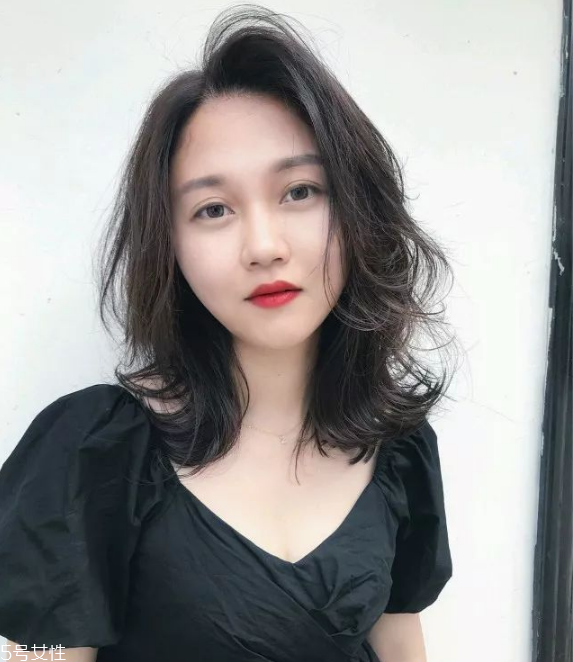 黑茶色需要漂染嗎 黑茶色頭發(fā)發(fā)型圖 黑茶色需要漂染嗎 黑茶色頭發(fā)發(fā)型圖