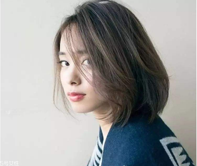 黑茶色需要漂染嗎 黑茶色頭發(fā)發(fā)型圖 黑茶色需要漂染嗎 黑茶色頭發(fā)發(fā)型圖