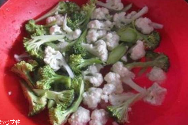 西藍(lán)花里有蟲子嗎 教你如何清洗西藍(lán)花 西藍(lán)花里有蟲子嗎 教你如何清洗西藍(lán)花