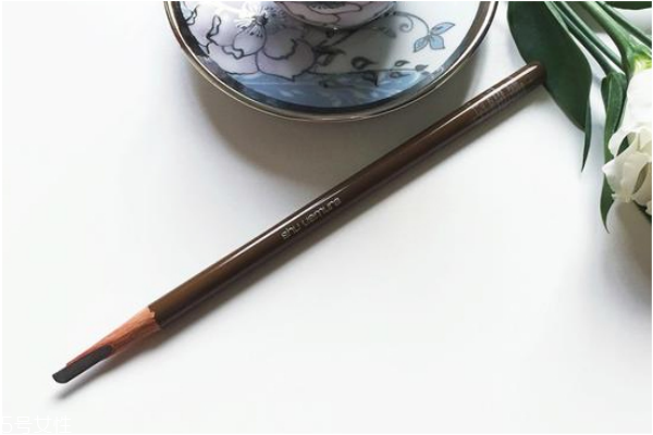 新手用什么眉筆比較好 畫眉是用眉粉好還是眉筆好 新手用什么眉筆比較好 畫眉是用眉粉好還是眉筆好