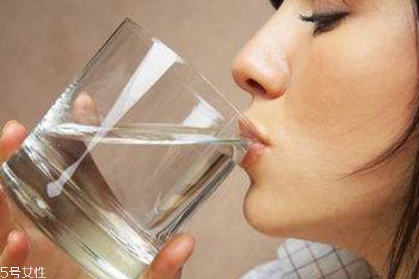 感冒喉嚨痛怎么辦 生活中要注意這些 感冒喉嚨痛怎么辦 生活中要注意這些