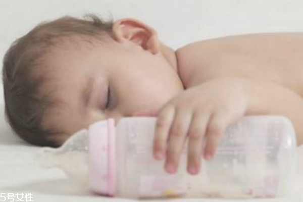 寶寶戒奶不喝奶粉怎么辦 要想解決先找對原因 寶寶戒奶不喝奶粉怎么辦 要想解決先找對原因
