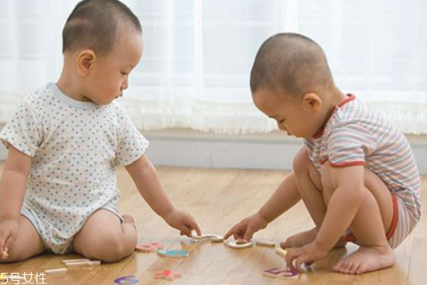 學(xué)步車的危害 寶寶學(xué)走路要注意 學(xué)步車的危害 寶寶學(xué)走路要注意