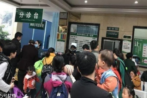 兒童親吻病毒的癥狀 不要和感冒弄混了 兒童親吻病毒的癥狀 不要和感冒弄混了