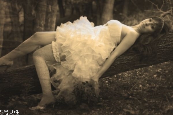 面部脂溢性皮炎用什么藥 平時(shí)要注意這些 面部脂溢性皮炎用什么藥 平時(shí)要注意這些