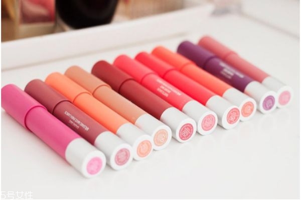 正紅色口紅適合黃皮嗎 正紅色口紅有哪些 正紅色口紅適合黃皮嗎 正紅色口紅有哪些