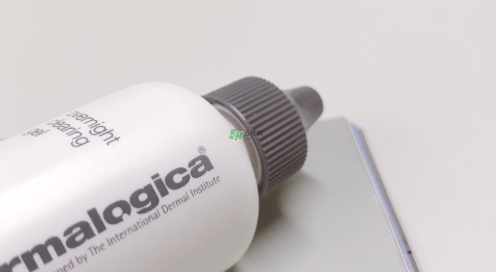 油痘肌適合什么護(hù)膚品 油痘肌的皮膚護(hù)理方法 油痘肌適合什么護(hù)膚品 油痘肌的皮膚護(hù)理方法