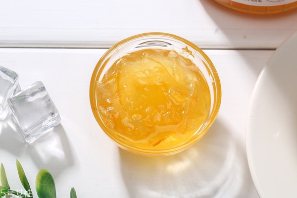 蜂蜜摻水如何進(jìn)行檢驗(yàn) 2種簡單分辨方法 蜂蜜摻水如何進(jìn)行檢驗(yàn) 2種簡單分辨方法