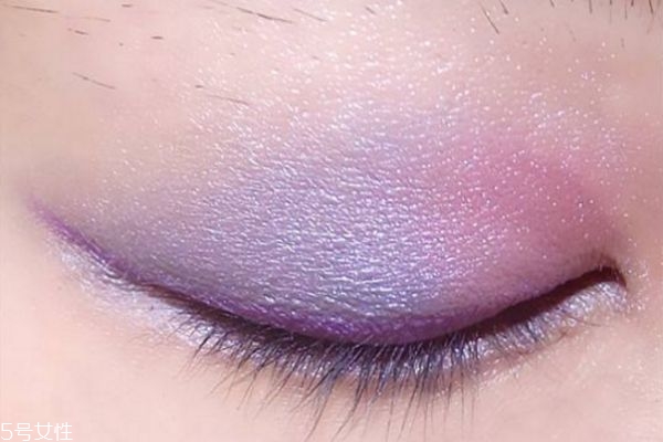 灰紫色眼影怎么畫好看 韓式甜美小煙熏妝的畫法 灰紫色眼影怎么畫好看 韓式甜美小煙熏妝的畫法