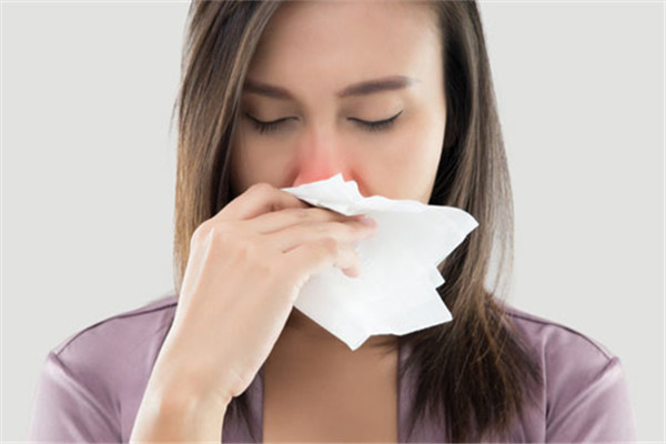 喉嚨總感覺有東西堵著怎么回事 醫(yī)師教5招護喉 喉嚨總感覺有東西堵著怎么回事 醫(yī)師教5招護喉