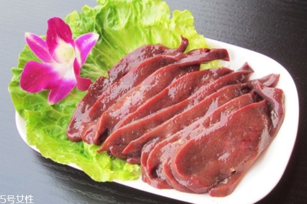 孕婦羊水少不能吃什么 羊水少喝什么湯 孕婦羊水少不能吃什么 羊水少喝什么湯