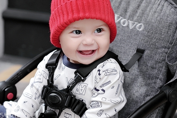 新生嬰兒磨牙是怎么回事 原因是這樣 新生嬰兒磨牙是怎么回事 原因是這樣