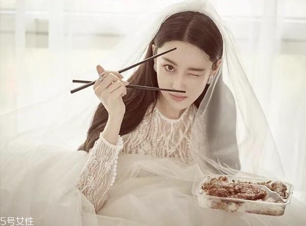 2022年棕色系發(fā)色 2022流行什么棕色發(fā)色 2022年棕色系發(fā)色 2022流行什么棕色發(fā)色