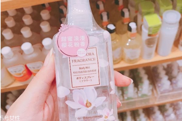 名創(chuàng)優(yōu)品香體噴霧哪個(gè)好聞 堪比千元的祖馬龍 名創(chuàng)優(yōu)品香體噴霧哪個(gè)好聞 堪比千元的祖馬龍