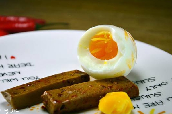 減肥可以吃蛋黃嗎 一次吃一個沒關(guān)系 減肥可以吃蛋黃嗎 一次吃一個沒關(guān)系