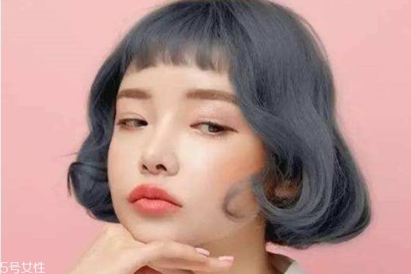 藍(lán)黑色是什么顏色 藍(lán)黑色頭發(fā)圖片 藍(lán)黑色是什么顏色 藍(lán)黑色頭發(fā)圖片