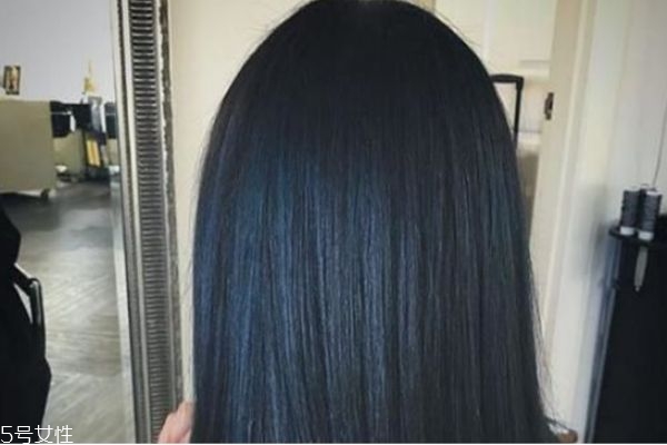 藍(lán)黑色是什么顏色 藍(lán)黑色頭發(fā)圖片 藍(lán)黑色是什么顏色 藍(lán)黑色頭發(fā)圖片