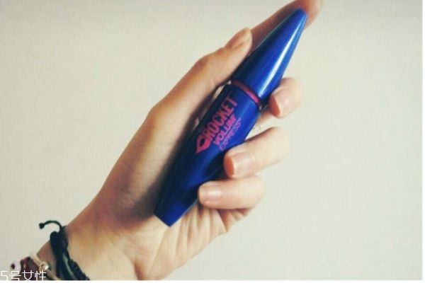 美寶蓮藍(lán)胖子好用嗎 刷睫毛的小貼士 美寶蓮藍(lán)胖子好用嗎 刷睫毛的小貼士