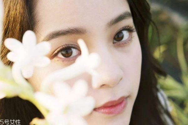 怎么畫少女妝 清新學(xué)生妝容畫法 怎么畫少女妝 清新學(xué)生妝容畫法