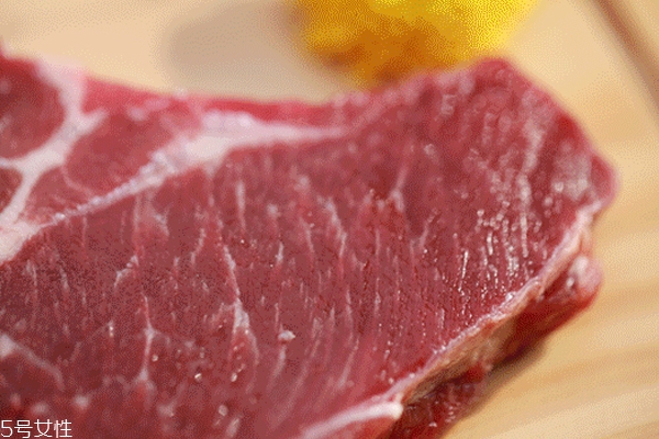 上腦牛排是哪個部位 油脂豐富的牛背脊 上腦牛排是哪個部位 油脂豐富的牛背脊