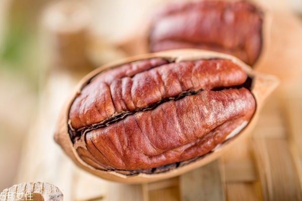 核桃有破損可以吃嗎 有破損千萬(wàn)別吃 核桃有破損可以吃嗎 有破損千萬(wàn)別吃