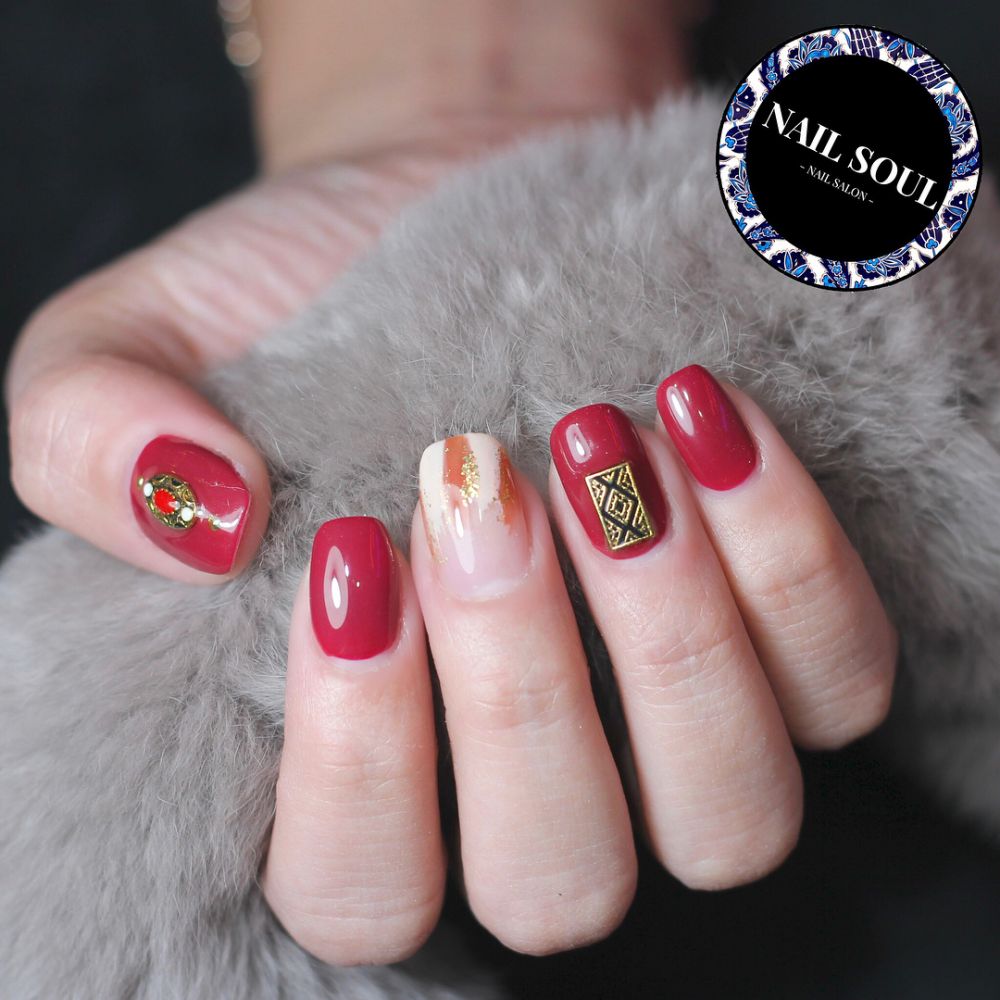 楓葉紅美甲圖片 冬季美甲楓葉紅 楓葉紅美甲圖片 冬季美甲楓葉紅