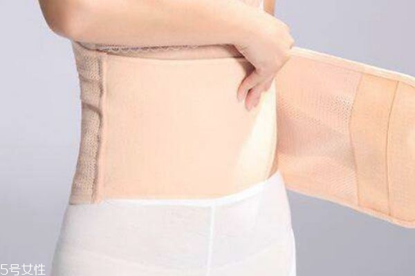 收腹帶晚上睡覺要不要帶 過度使用收腹帶的壞處 收腹帶晚上睡覺要不要帶 過度使用收腹帶的壞處