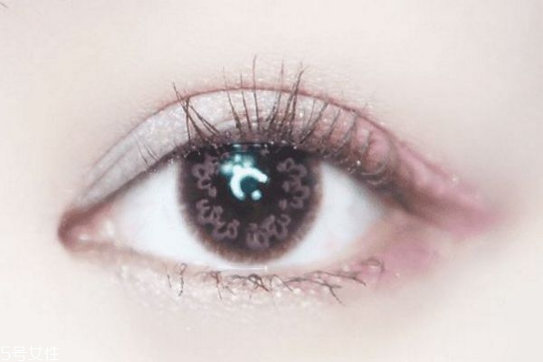 怎樣畫眼影才好看 化妝眼影的畫法 怎樣畫眼影才好看 化妝眼影的畫法
