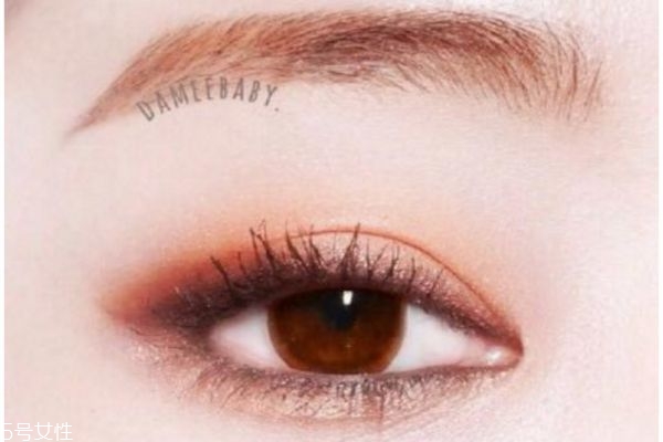 怎樣畫眼影才好看 化妝眼影的畫法 怎樣畫眼影才好看 化妝眼影的畫法