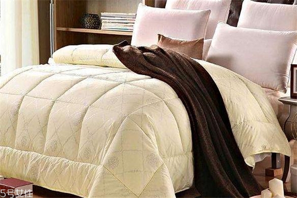 羊毛被跑毛怎么辦 這樣做就好了 羊毛被跑毛怎么辦 這樣做就好了