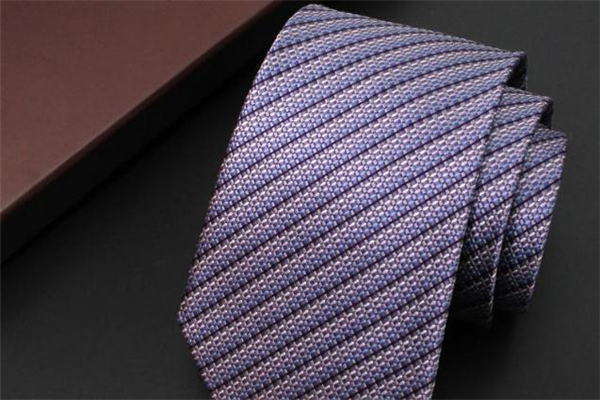 桑蠶絲領帶怎么洗 有條件最好干洗 桑蠶絲領帶怎么洗 有條件最好干洗