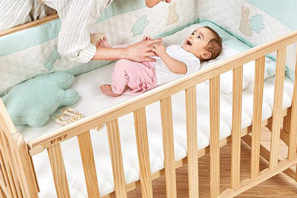 嬰兒床無漆的好嗎 木質(zhì)容易變軟腐爛 嬰兒床無漆的好嗎 木質(zhì)容易變軟腐爛