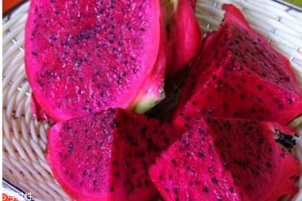 寶寶能吃火龍果嗎 寶寶吃火龍果的禁忌 寶寶能吃火龍果嗎 寶寶吃火龍果的禁忌