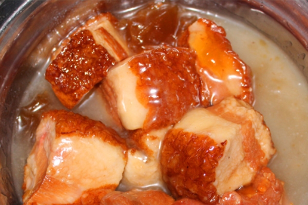 紅燒肉要先煮嗎 這個(gè)步驟不可少 紅燒肉要先煮嗎 這個(gè)步驟不可少