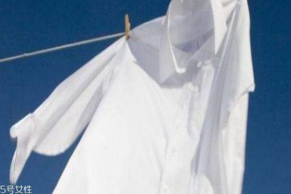 發(fā)黃襯衣怎么洗 教你兩招讓你穿上干凈白襯衣 發(fā)黃襯衣怎么洗 教你兩招讓你穿上干凈白襯衣