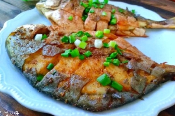 烤魚哪種魚好吃魚刺少 鱸魚是最佳選擇 烤魚哪種魚好吃魚刺少 鱸魚是最佳選擇