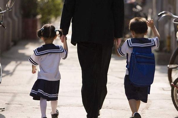 接孩子放學(xué)注意事項(xiàng) 家長要避免3件事 接孩子放學(xué)注意事項(xiàng) 家長要避免3件事
