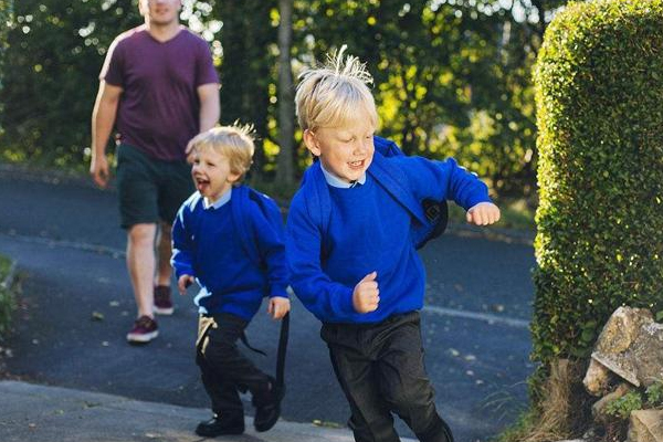 接孩子放學(xué)注意事項(xiàng) 家長要避免3件事 接孩子放學(xué)注意事項(xiàng) 家長要避免3件事