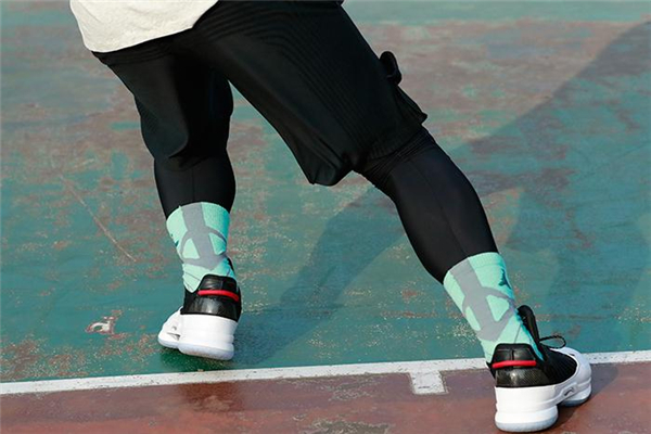 李寧韋德之道7實(shí)戰(zhàn)測(cè)評(píng) 國(guó)產(chǎn)球鞋的驕傲 李寧韋德之道7實(shí)戰(zhàn)測(cè)評(píng) 國(guó)產(chǎn)球鞋的驕傲