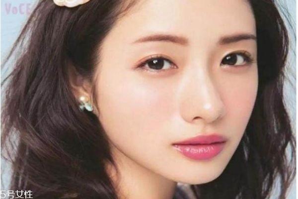 日系妝容需要什么 秋冬高級(jí)感十足的日系妝容 日系妝容需要什么 秋冬高級(jí)感十足的日系妝容