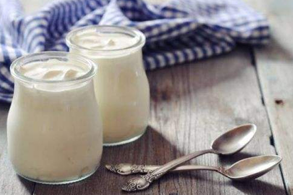 常溫酸奶有活菌嗎 不含活菌才叫常溫酸奶 常溫酸奶有活菌嗎 不含活菌才叫常溫酸奶