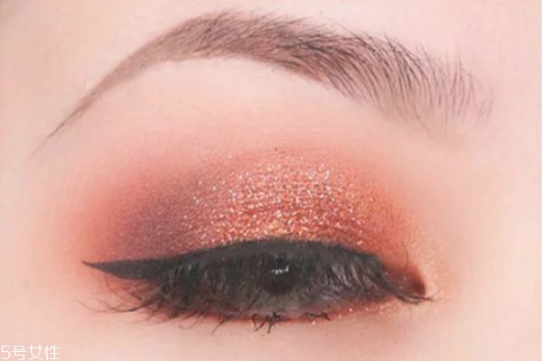 圣誕亮片妝怎么畫(huà) 圣誕眼妝怎么畫(huà) 圣誕亮片妝怎么畫(huà) 圣誕眼妝怎么畫(huà)