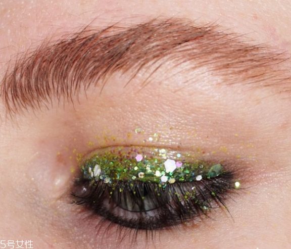 圣誕亮片妝怎么畫(huà) 圣誕眼妝怎么畫(huà) 圣誕亮片妝怎么畫(huà) 圣誕眼妝怎么畫(huà)