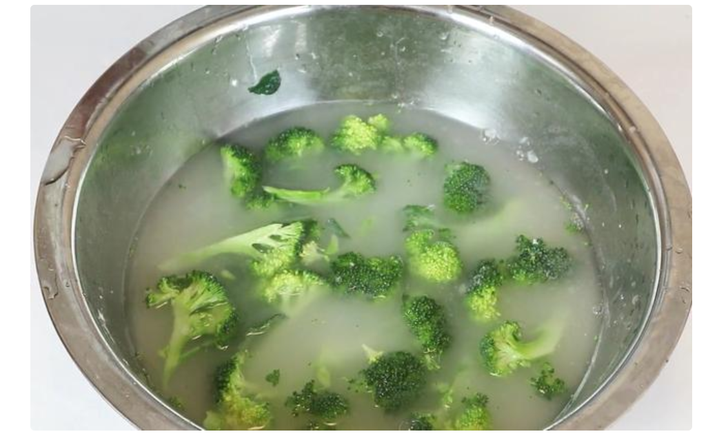 西蘭花里的蟲子怎么辦 一招清洗蟲卵全出來 西蘭花里的蟲子怎么辦 一招清洗蟲卵全出來