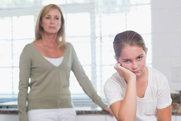 在孩子面前不要做的事 3件事一定要忍住 在孩子面前不要做的事 3件事一定要忍住