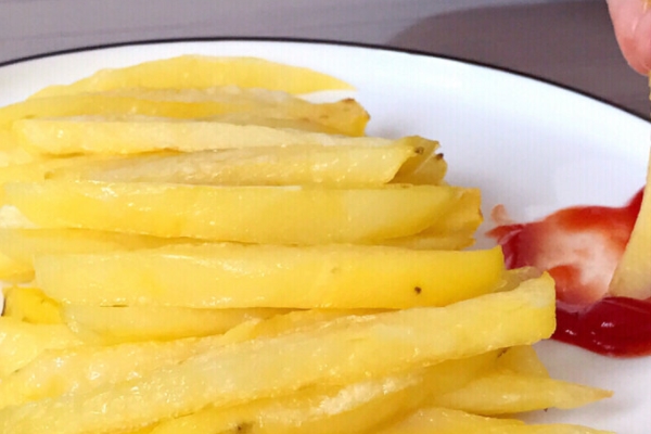 薯?xiàng)l要解凍后再油炸嗎 直接炸就行 薯?xiàng)l要解凍后再油炸嗎 直接炸就行