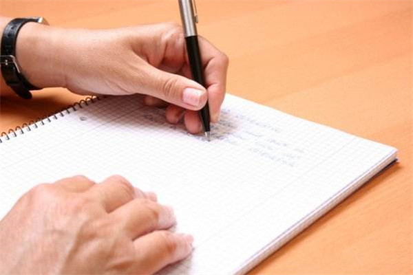 寶寶喜歡用左手怎么辦 左手右手都一樣 寶寶喜歡用左手怎么辦 左手右手都一樣