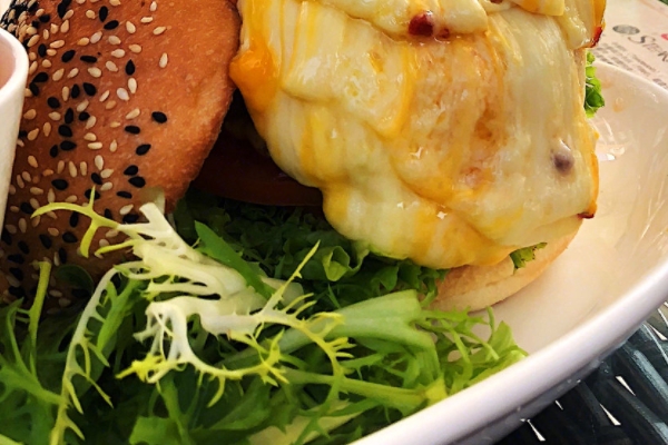 天天吃漢堡會怎么樣 可能導(dǎo)致營養(yǎng)不良 天天吃漢堡會怎么樣 可能導(dǎo)致營養(yǎng)不良