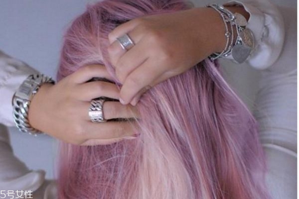 染頭發(fā)過(guò)敏怎么辦 2019年流行發(fā)色大全 染頭發(fā)過(guò)敏怎么辦 2019年流行發(fā)色大全